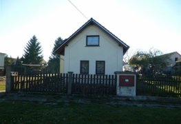 Bydžovská Lhotka, dodatečná hydroizolace spodní stavby rodinného domu chemickou injektáží.