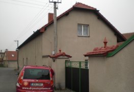Čankovice, odstranění vzlínající zemní vlhkosti v prostorách rodinného domu bezdrátovou osmózou.