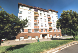 Praha 7, odvlhčování suterénních prostor bytového domu kombinací sanačních technologií aktivní drátové elektroosmózy a řízeného větrání suterénu.