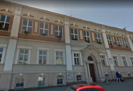 Odvlhčení a rekonstrukce přízemí a sklepa budovy střední zdravotnické školy Svitavy.