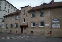 Praha 6, sanace vlhkého zdiva suterénu a přízemí bytového domu drátovou elektroosmózou.